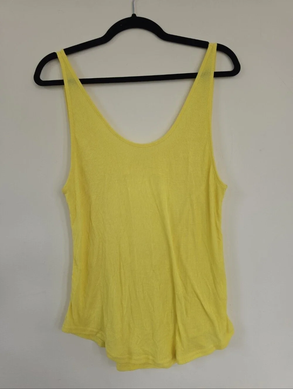 ALO Yoga scoop neckline